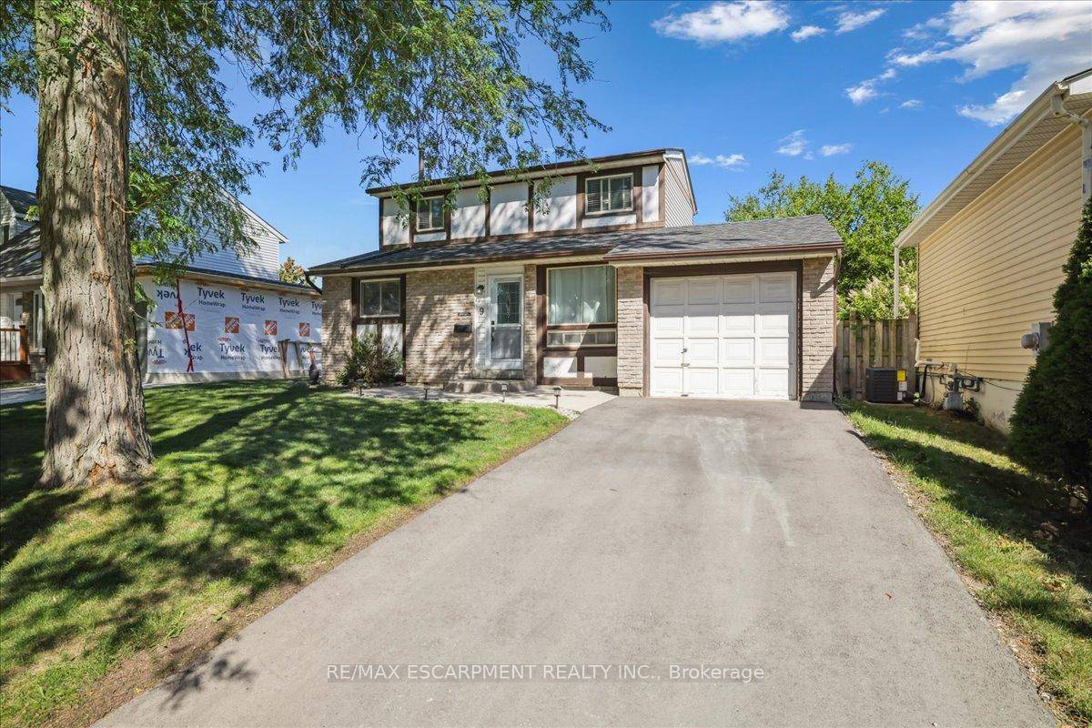 Welcome to 9 Inglewood Street, a beautifully updated and affordable 2 storey home in the highly sought after Lynden Hills community of Brantford.