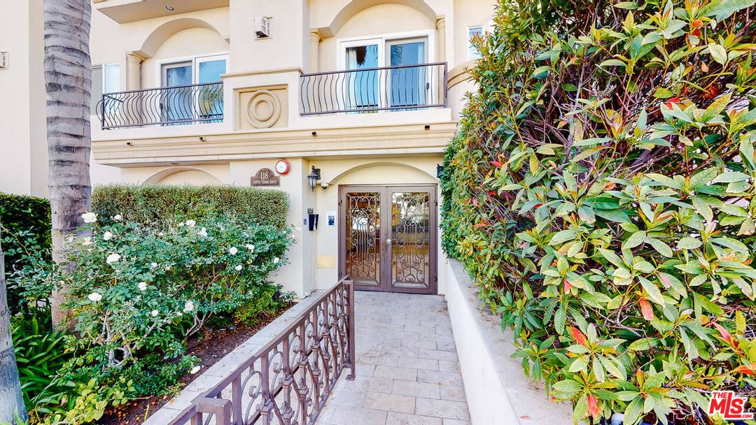 118  S Clark Dr 3BR Beverly Grove La