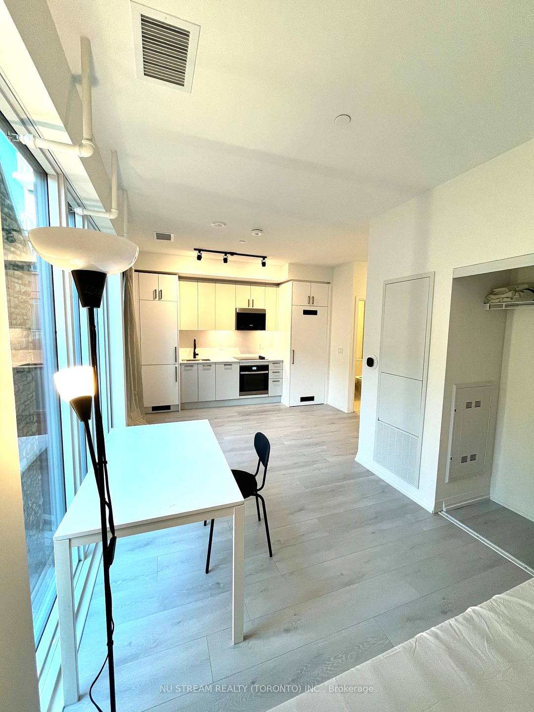 Fully furnished brand new studio in the heart of downtown Toronto.