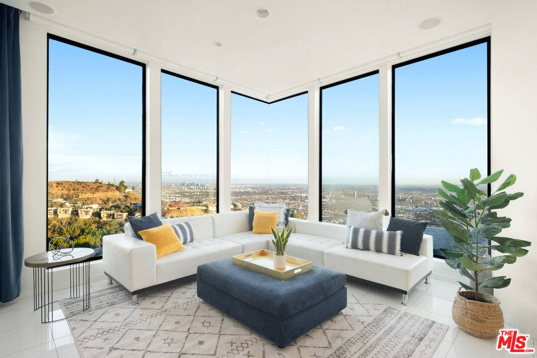 2231 Sunset Plaza Dr 4BR Sunset Strip La