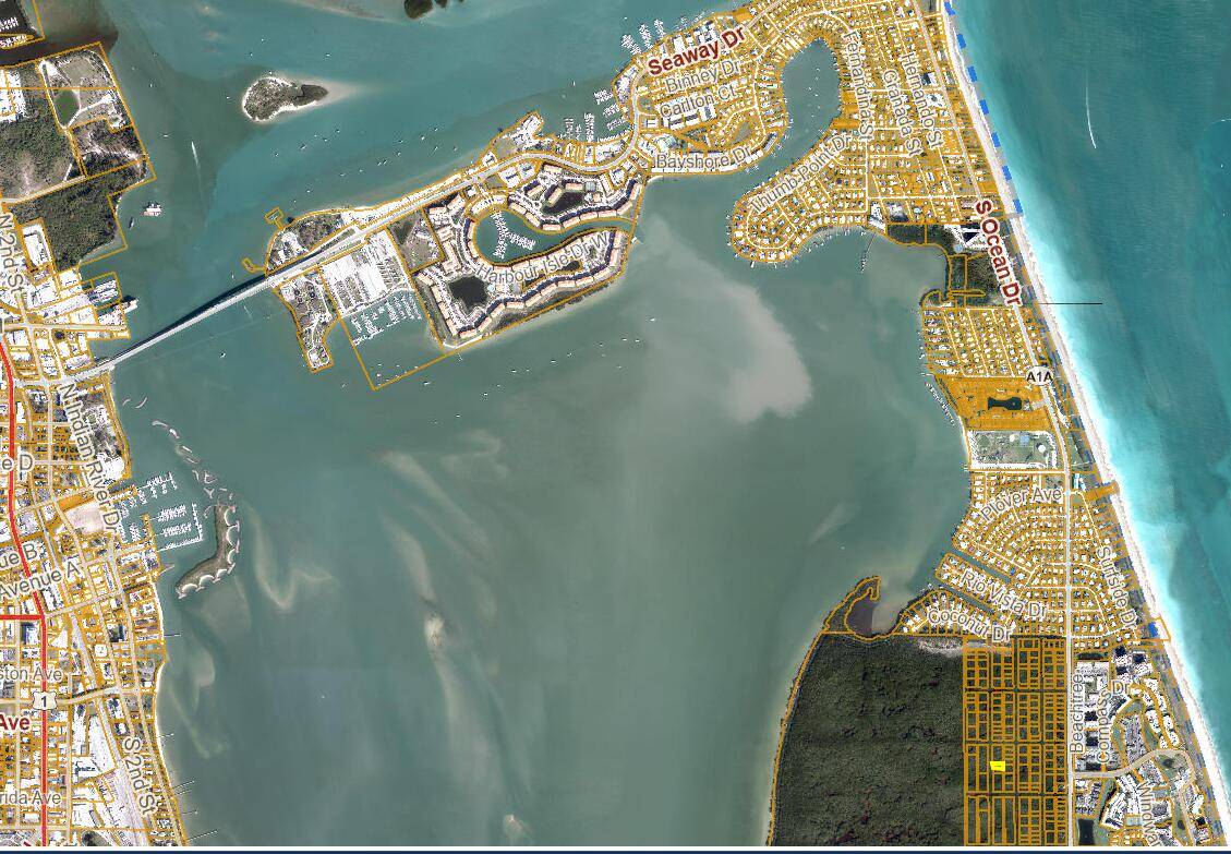 Located walking distance to the Intracoastal Waterway and the beautiful beaches of South Hutchinson Island.