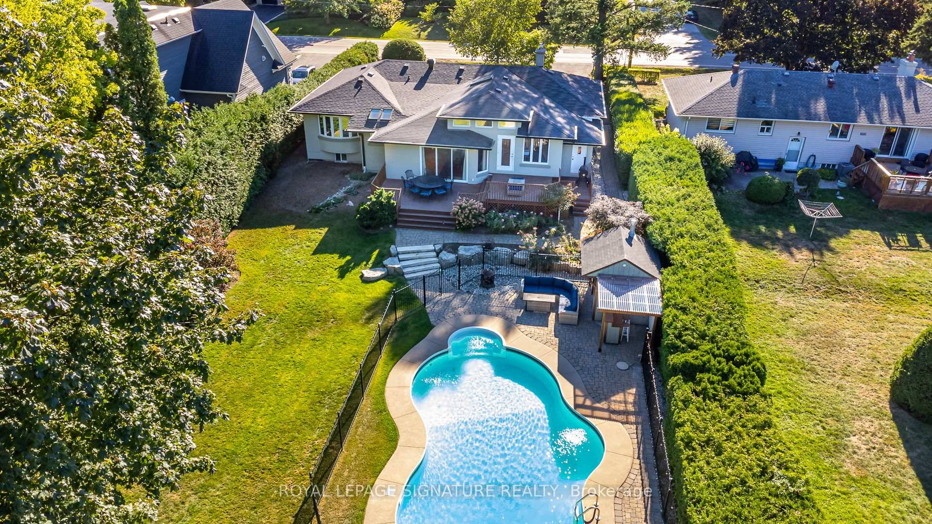 Welcome to 383 Maplehurst Avenue an exceptional opportunity in one of Oakville's most prestigious neighbourhoods.