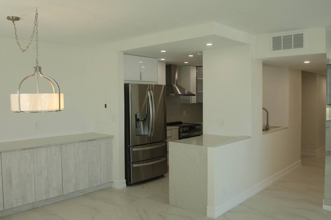 This NE corner unit has a clear intracoastal and ocean view of Las Olas Blvd.