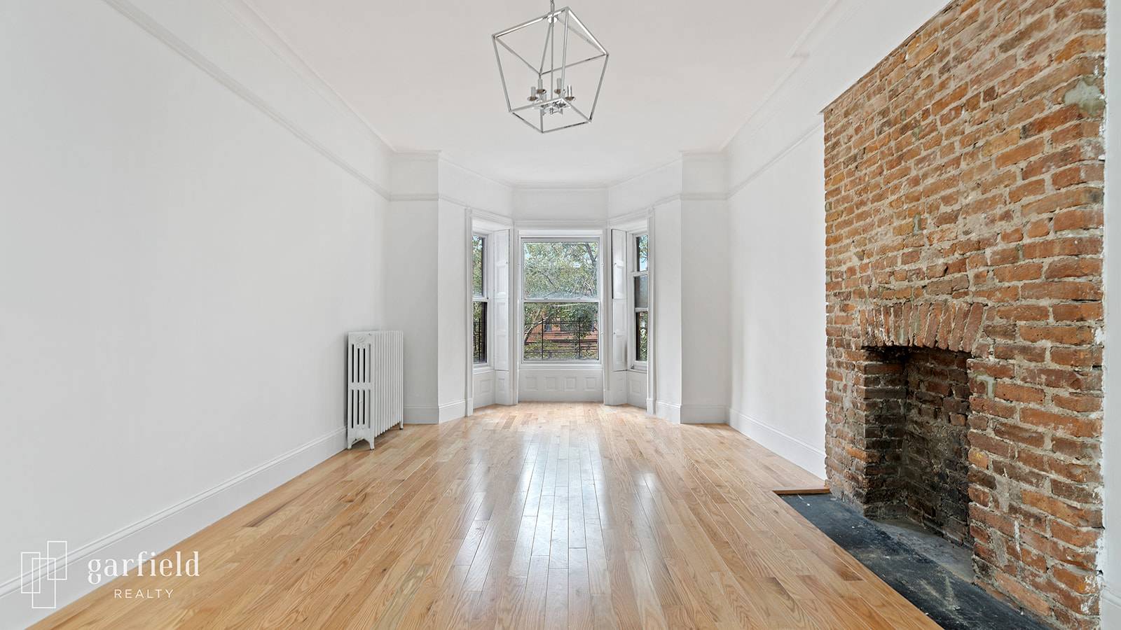 Totally renovated and exceptionally charming and bright, this 2BR offers an inviting living area with south facing bay windows with pocket shutters, original parquet floors, a decorative fireplace and mantle, ...