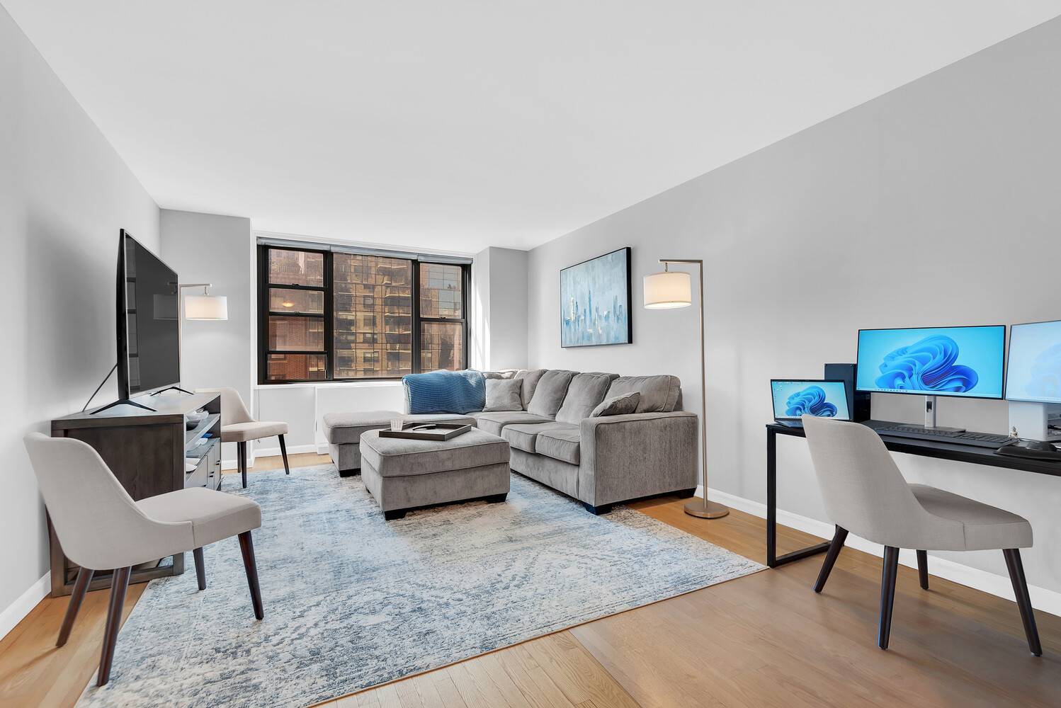 This sun filled, south facing one bedroom, one bath home offers open city views and abundant natural light.