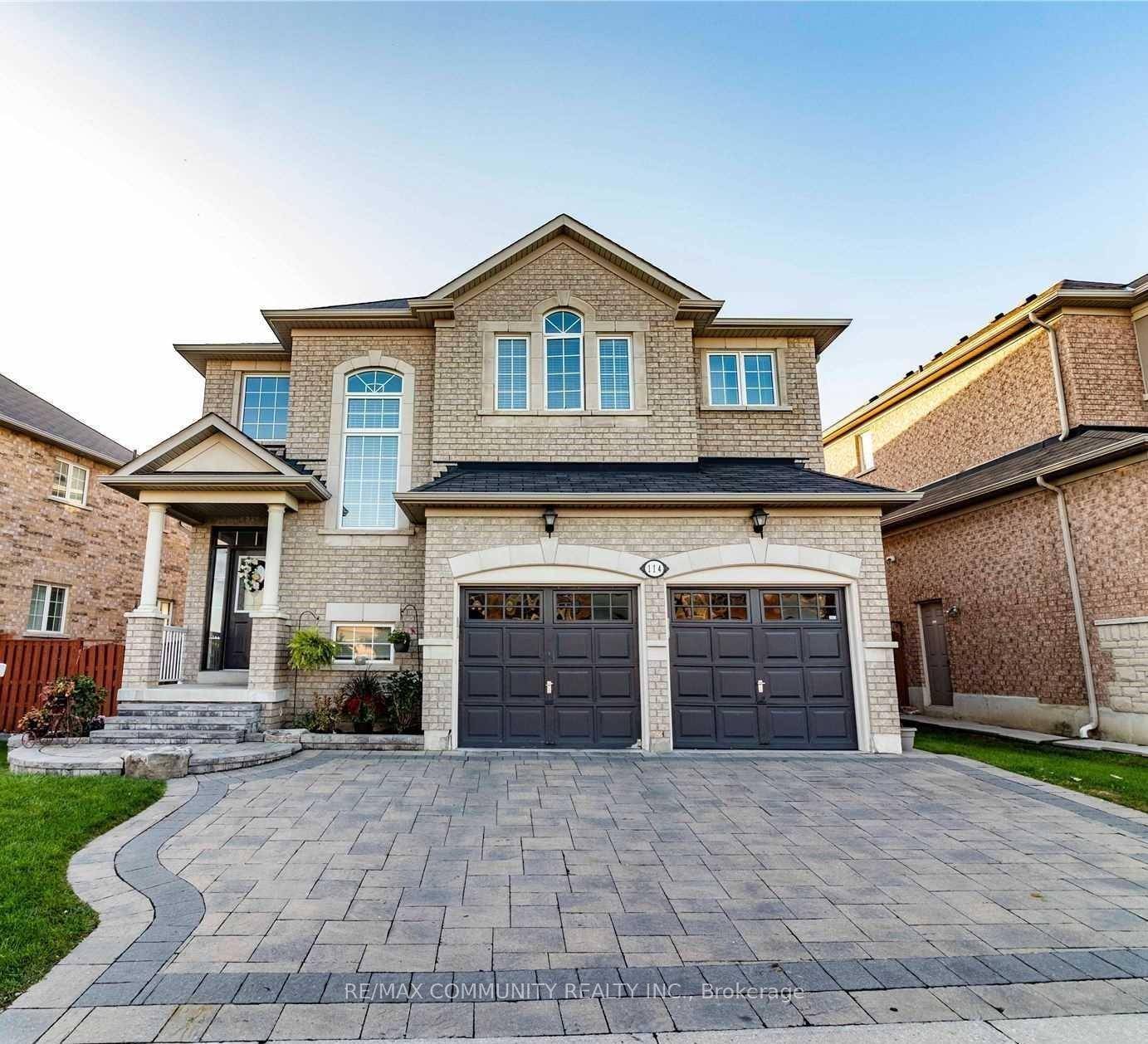 Absolutely stunning 2 bedroom, 1 bath basement apartment in the high demand Box Grove community of Markham, featuring a spacious open concept living and dining area, a modern kitchen with ...