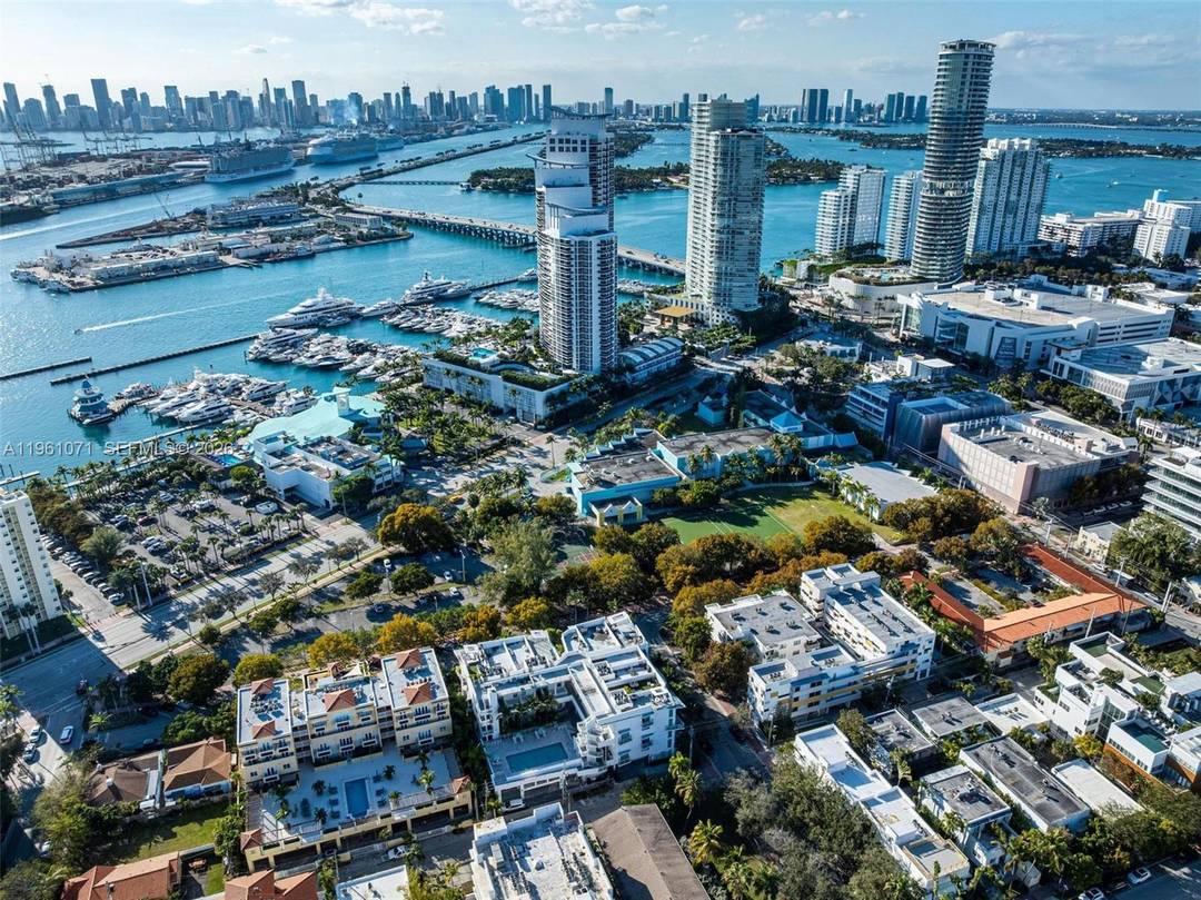 A stunningly redesigned penthouse at Absolute Lofts, set in South Beach s most coveted neighborhood, South of Fifth where city energy meets waterfront serenity.