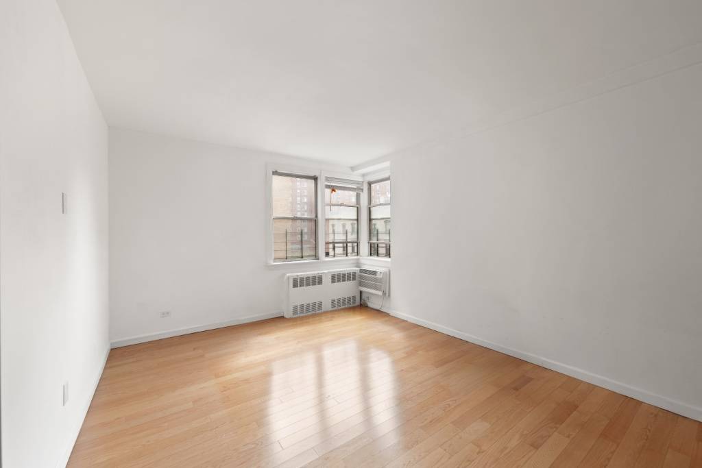 Please note open house is by appointment This 1 bedroom offers a flexible layout, a generously sized bedroom, a separate modern kitchen, hardwood floors, and closets galore.