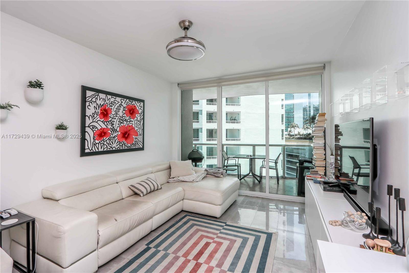 Discover luxury living at The Emerald at Brickell, a boutique building in the heart of Brickell s Financial District with just 142 exclusive units.