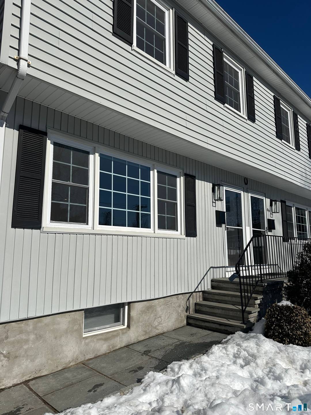 Recently renovated 3 bedroom townhouse.