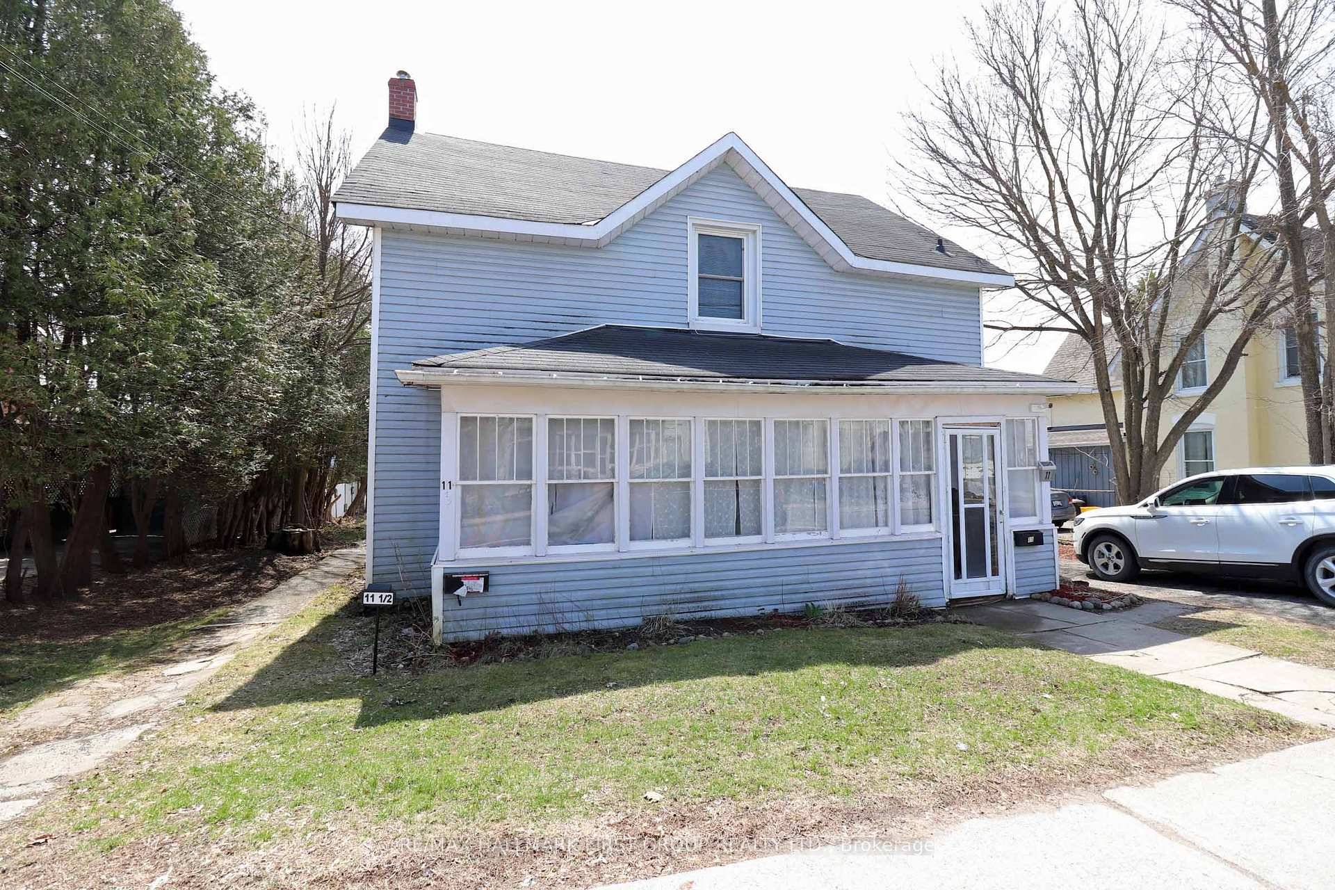 INVESTORS SPECIAL ! Opportunity knocks to get into the housing marketing.