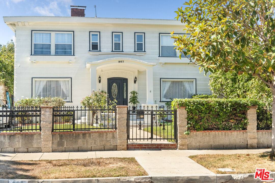 907   Westchester Pl 4BR La