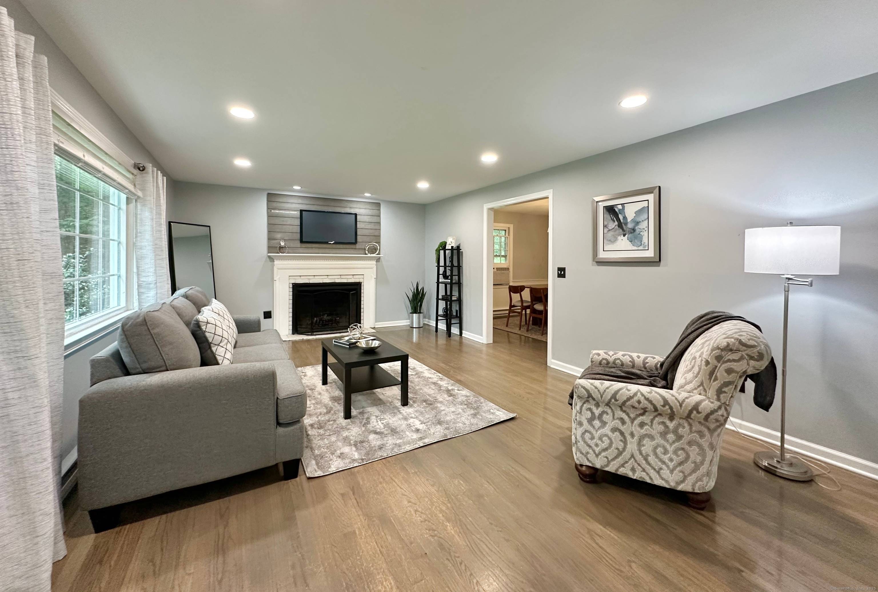 Nestled on a corner lot in a quiet cul de sac sits this lovely 4 bed, 2.