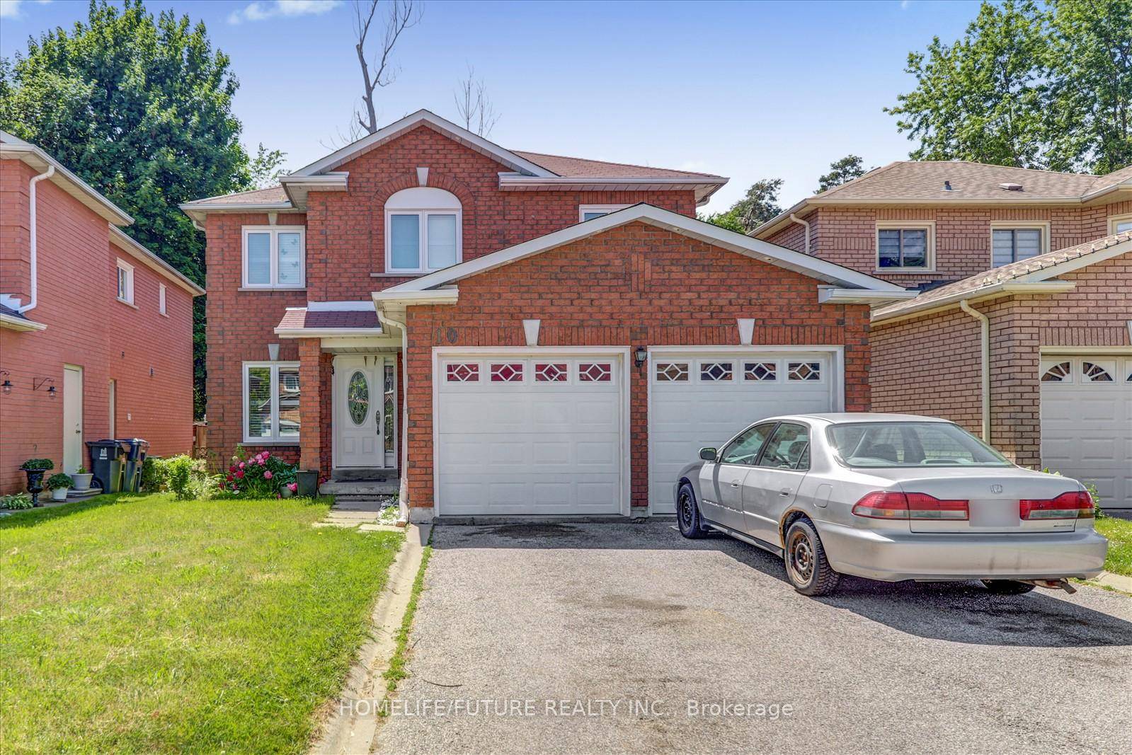 Excellent location ! 4 2 Bedrooms Home, Perfect For Families Or Investors !