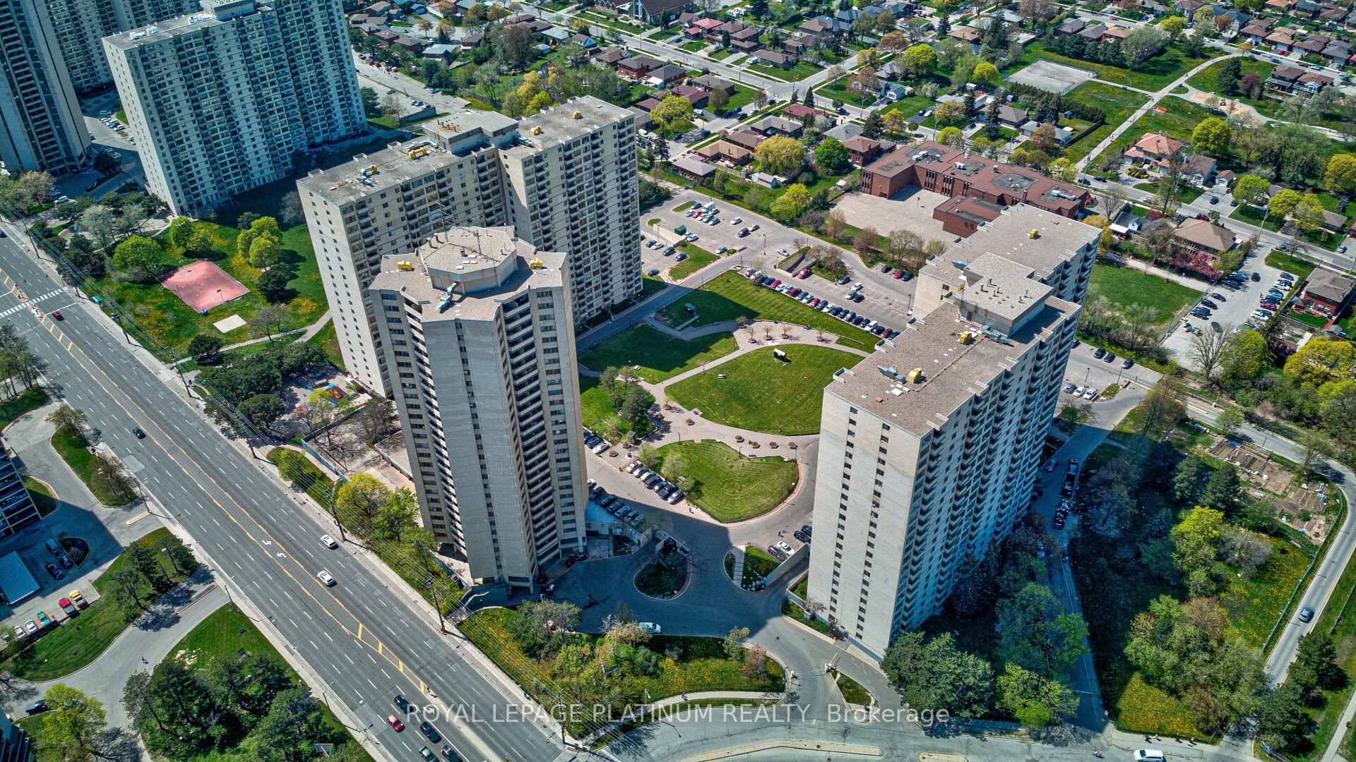 Beautifully updated 1 BR condo with 830 sq ft of open concept living in Kingsview Village.