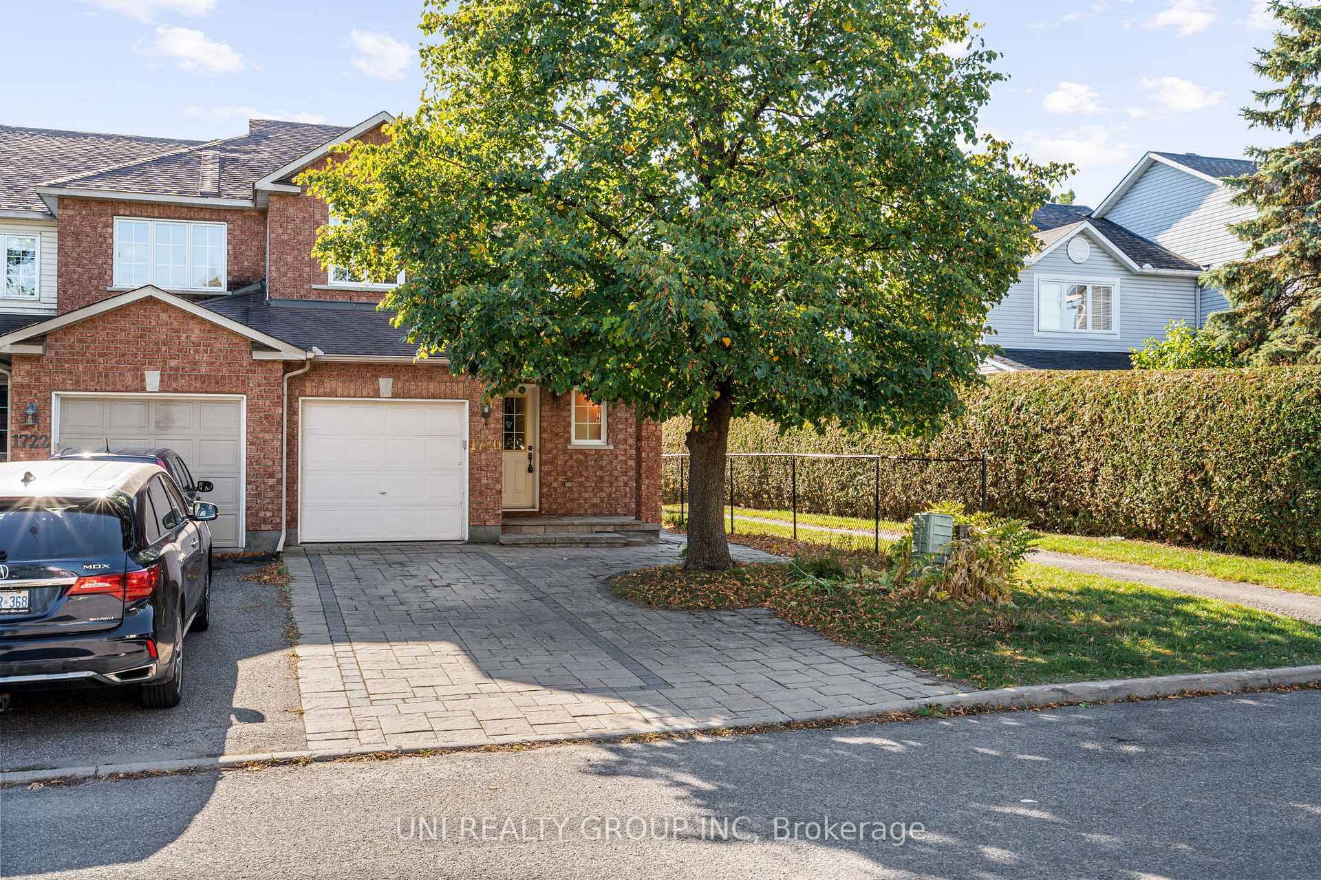 Discover this exceptional Richcraft built townhome offering style, comfort, and convenience in one complete package.