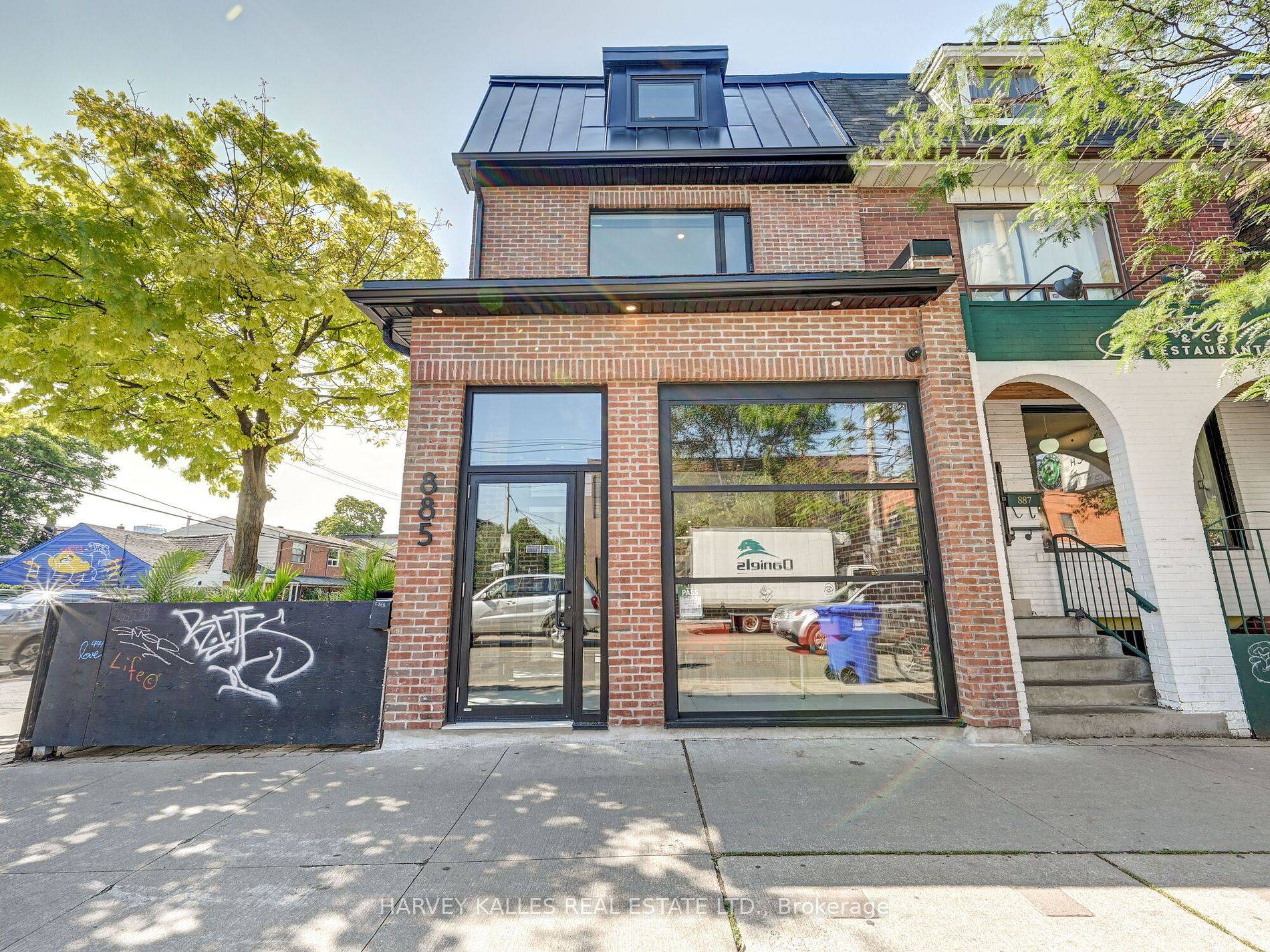 A Wonderfully Renovated Commercial Space In A Marvellous, High Traffic Downtown Location.