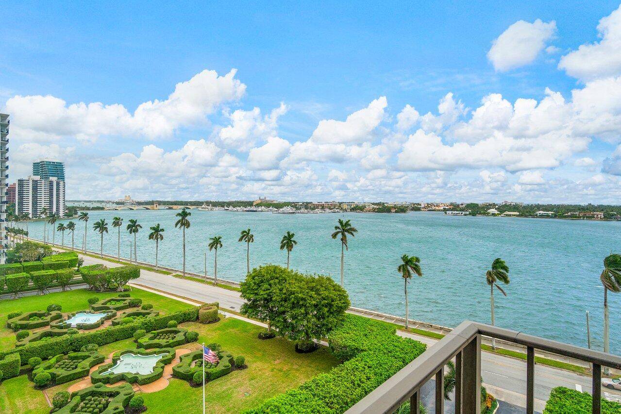 Designed by renowned Palm Beach Fashion Designer, Susan E.