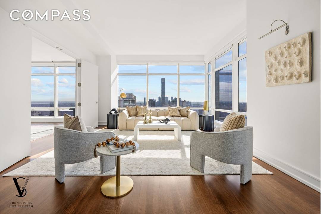Welcome to Residence 32F at One Beacon Court, a distinctive three bedroom, three and a half bathroom condominium that combines light, scale, and refined living in the heart of Midtown ...
