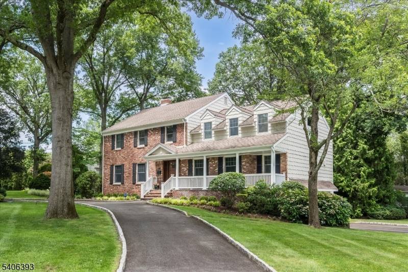 Dreams can come true in this expansive 5 BR, 3.
