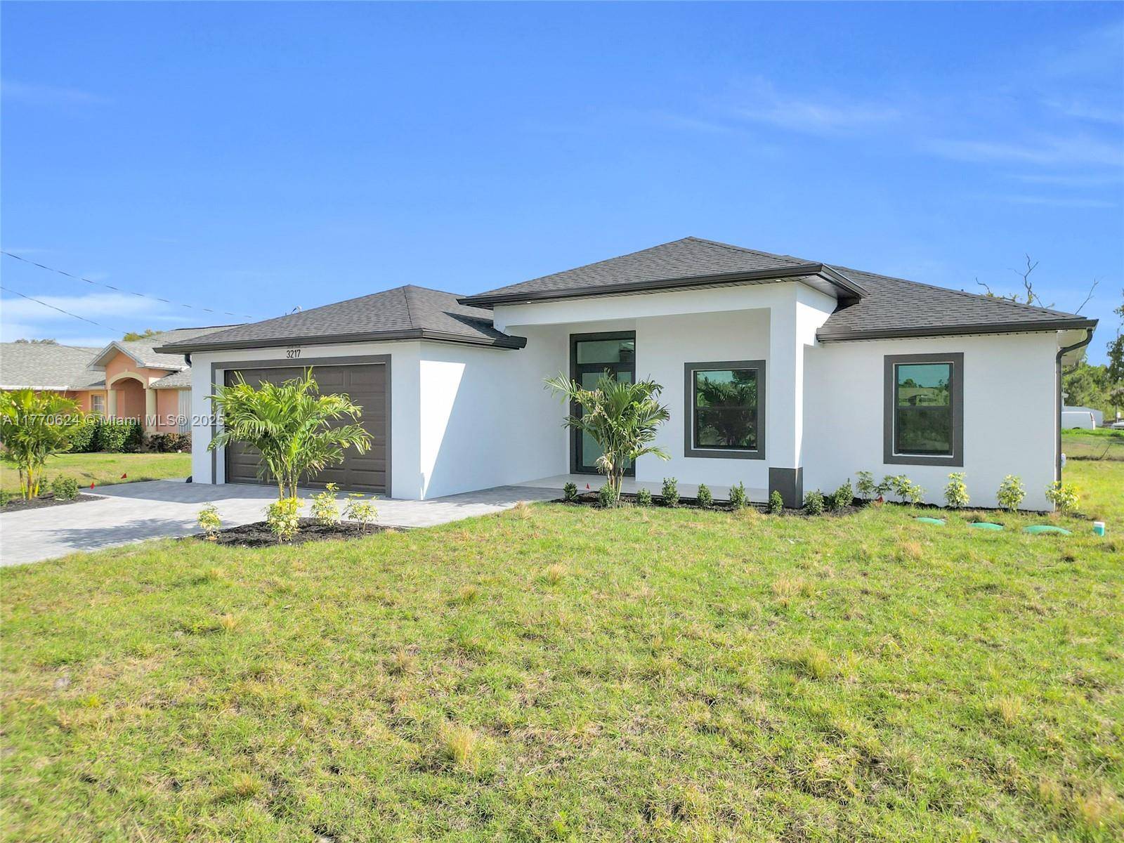 Beautiful New Construction Home in the best area in Lehigh Acres !