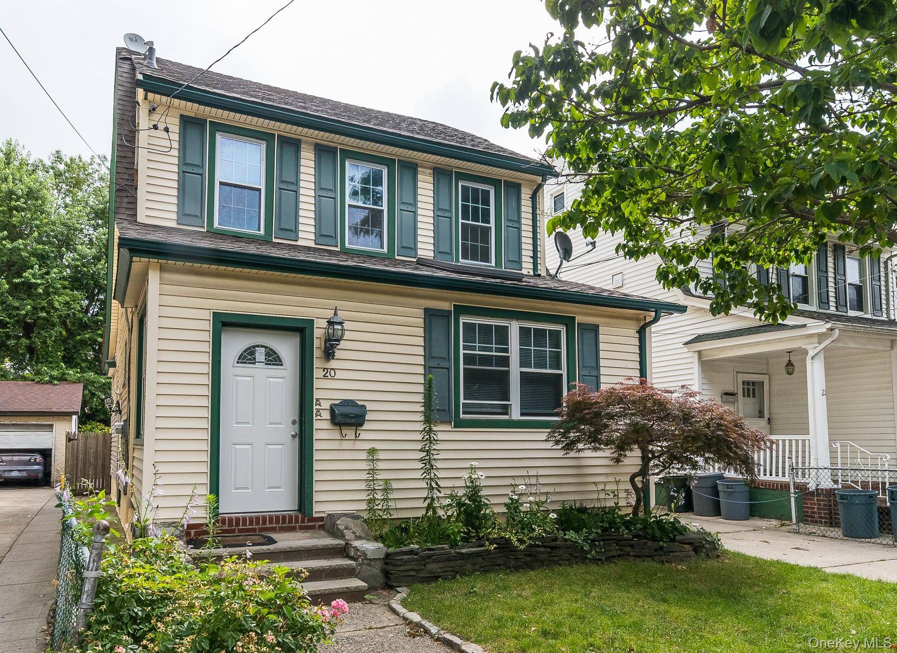 Beautiful amp ; Updated 2 Bedroom Rental on the 1st Floor of a Legal 2 Family.