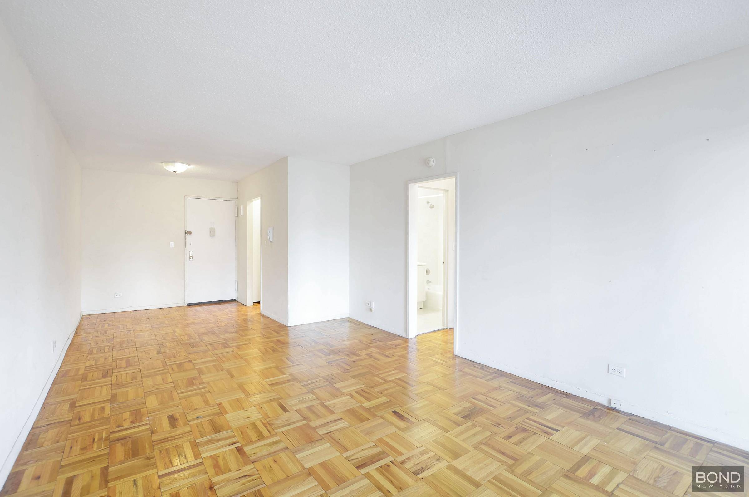 Large and charming one bedroom home in a luxury doorman building that's pet friendly !