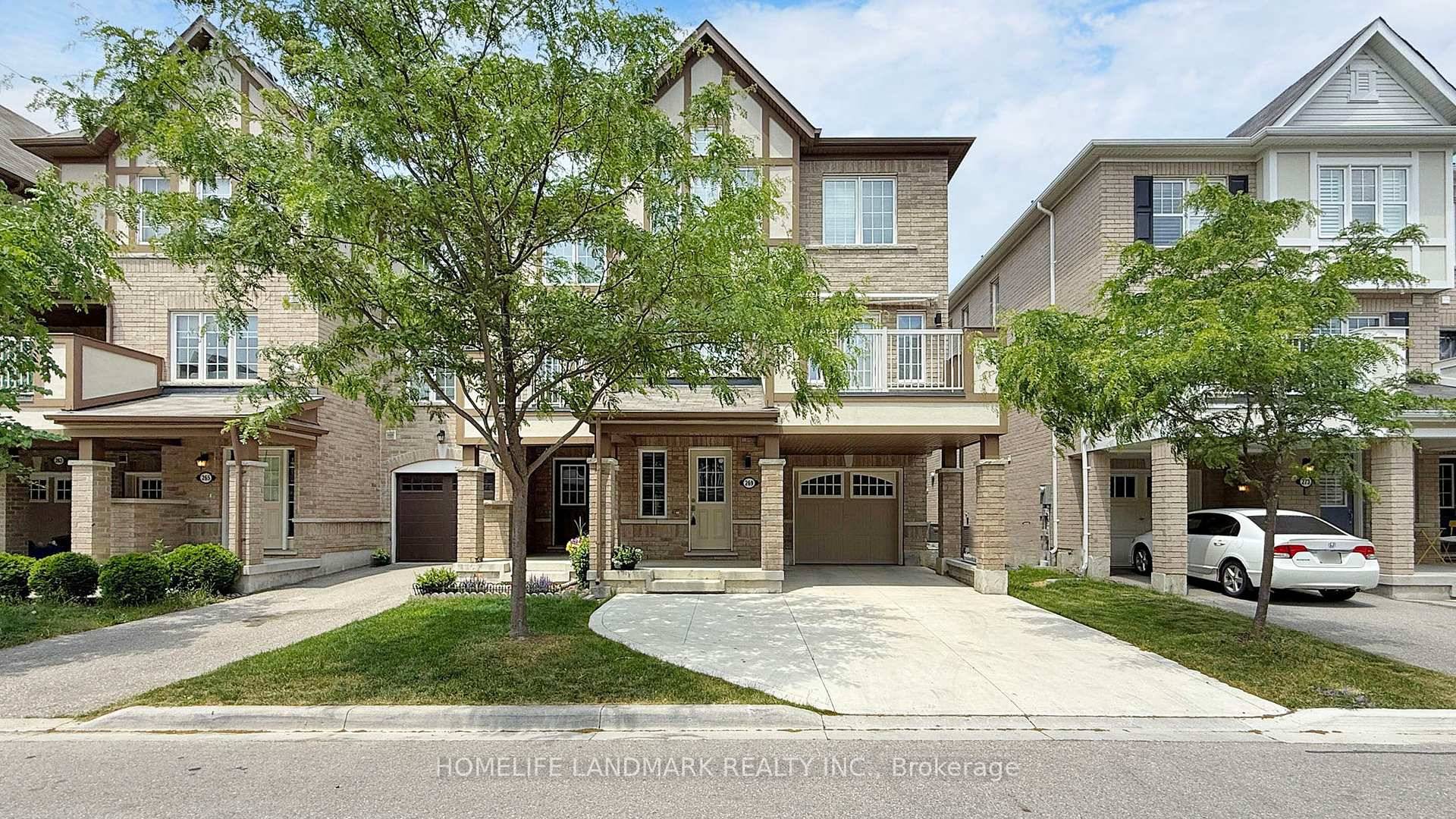 Immaculate End Unit Townhouse in Miltons Desirable Ford Neighbourhood.