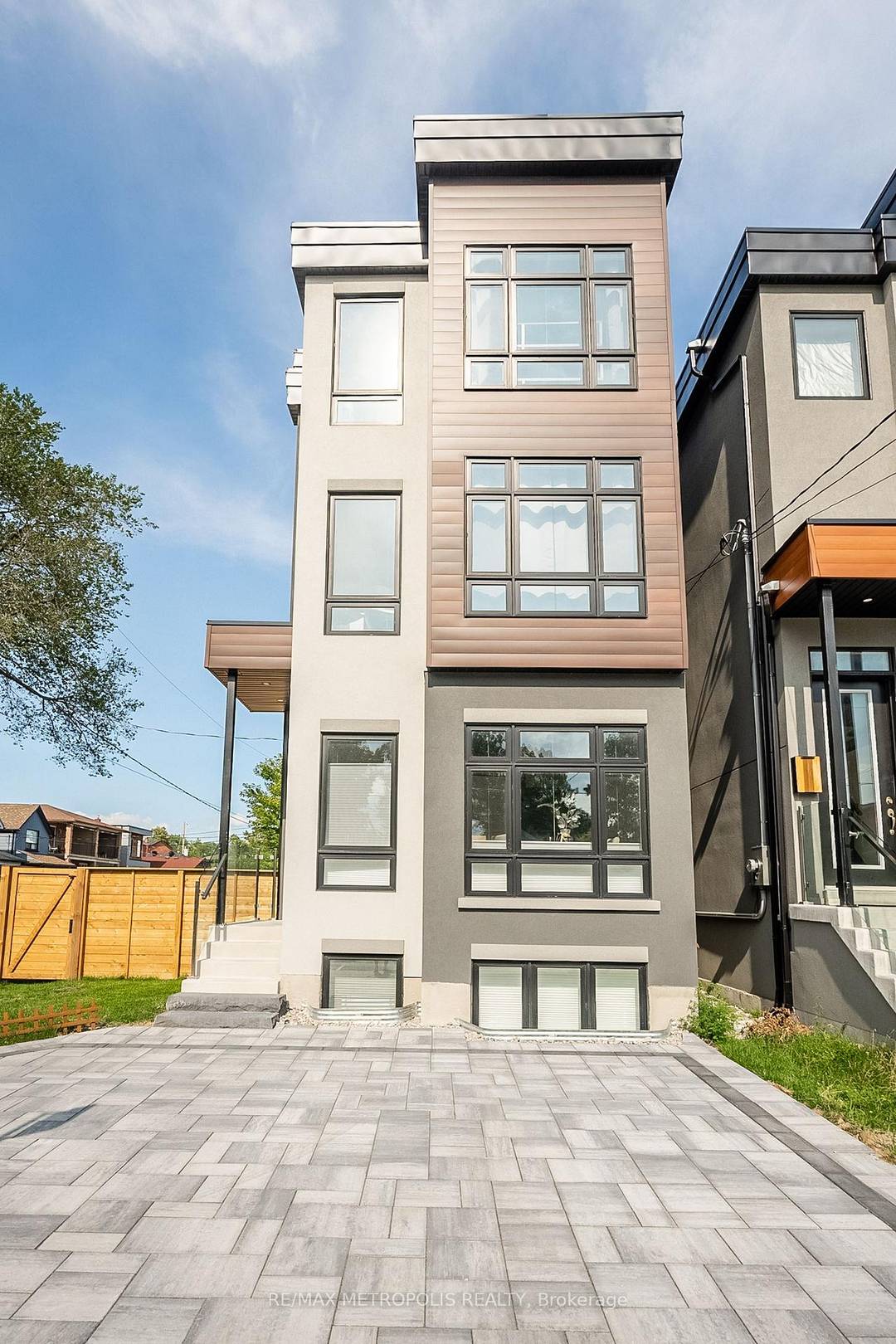 Welcome to this 3 storey corner Toronto home that's fully furnished with an up to date decor amp ; an assortment of luxury features.