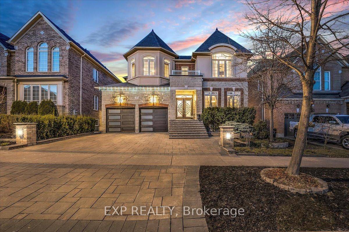 Ravine Lot Beauty ! Welcome to this family home backing onto a peaceful ravine offering space, style, and comfort in one of the best locations.