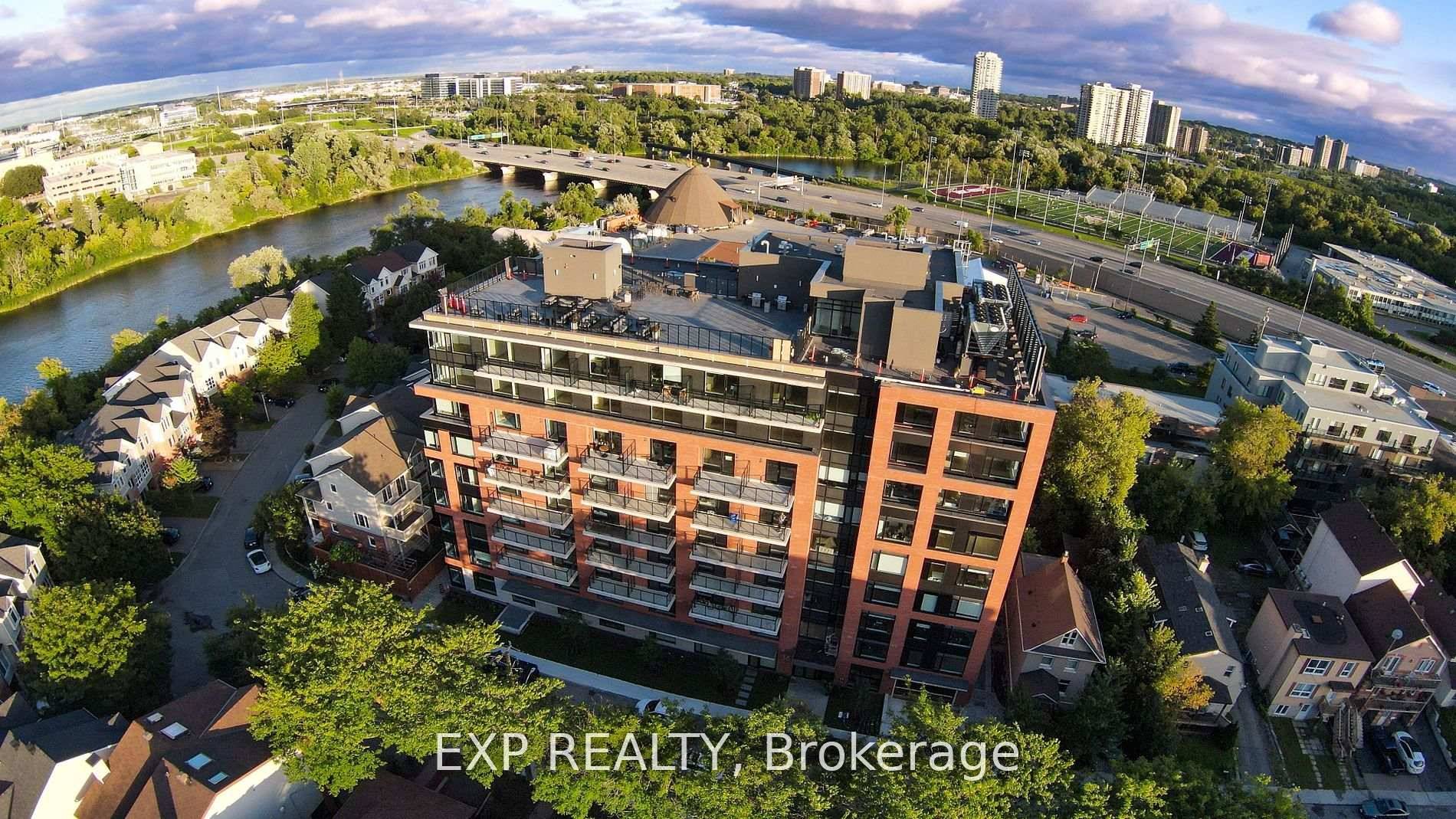 Welcome to 36 Robinson, a stunning 600 sq.