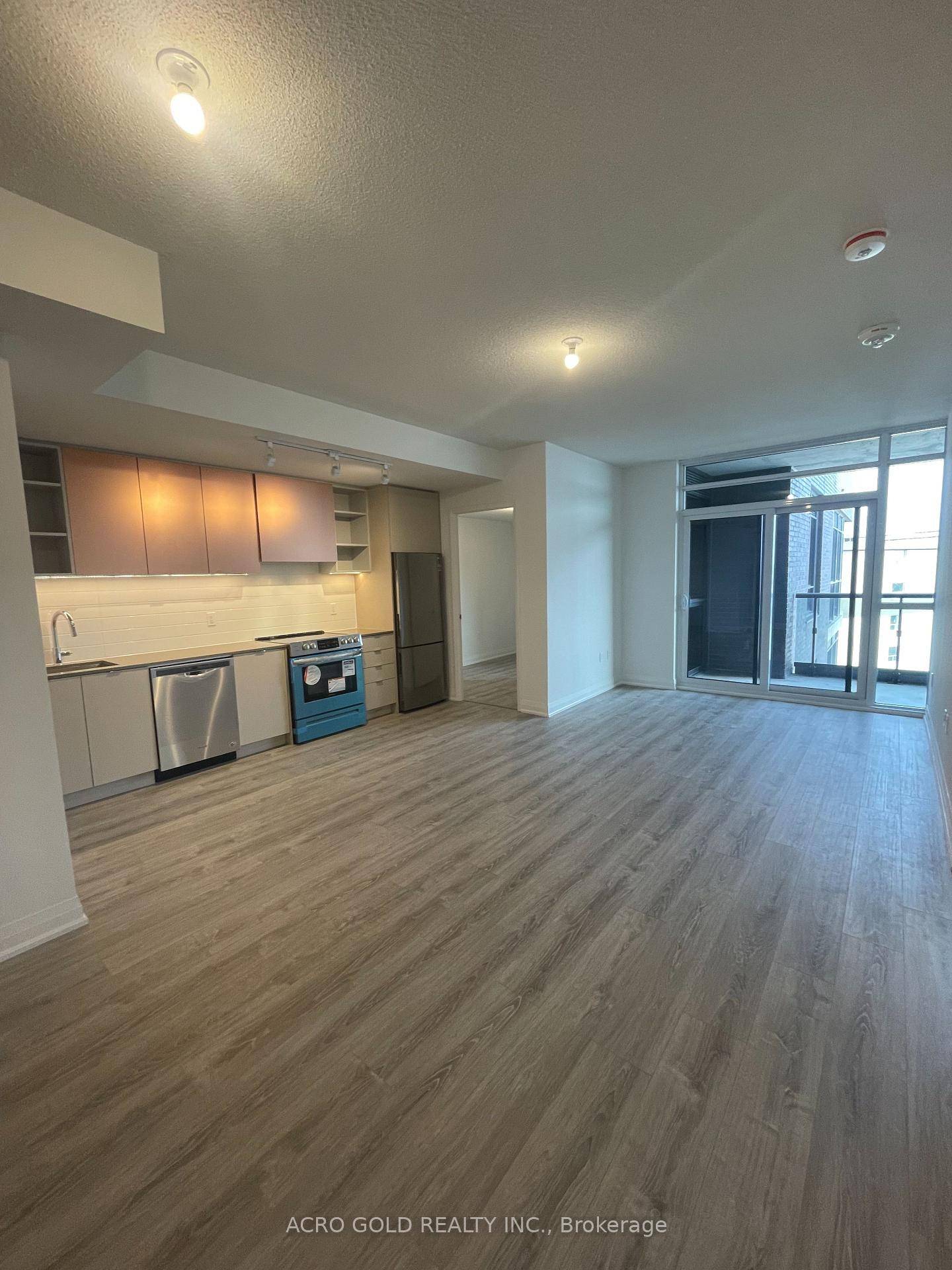 Welcome to Park Terraces with Floor to Ceiling Windows boasting Natural Light All Over featuring 9ft Ceiling.