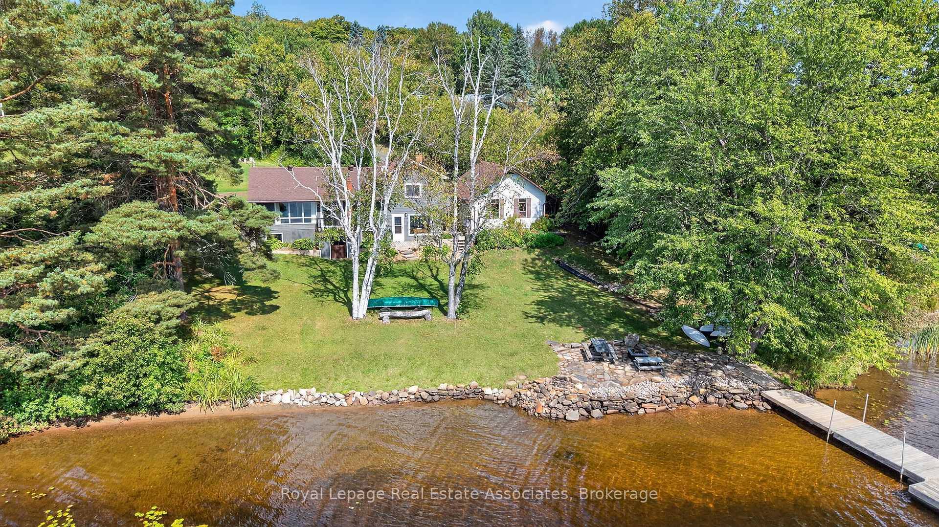 Welcome to your dream Muskoka retreat !