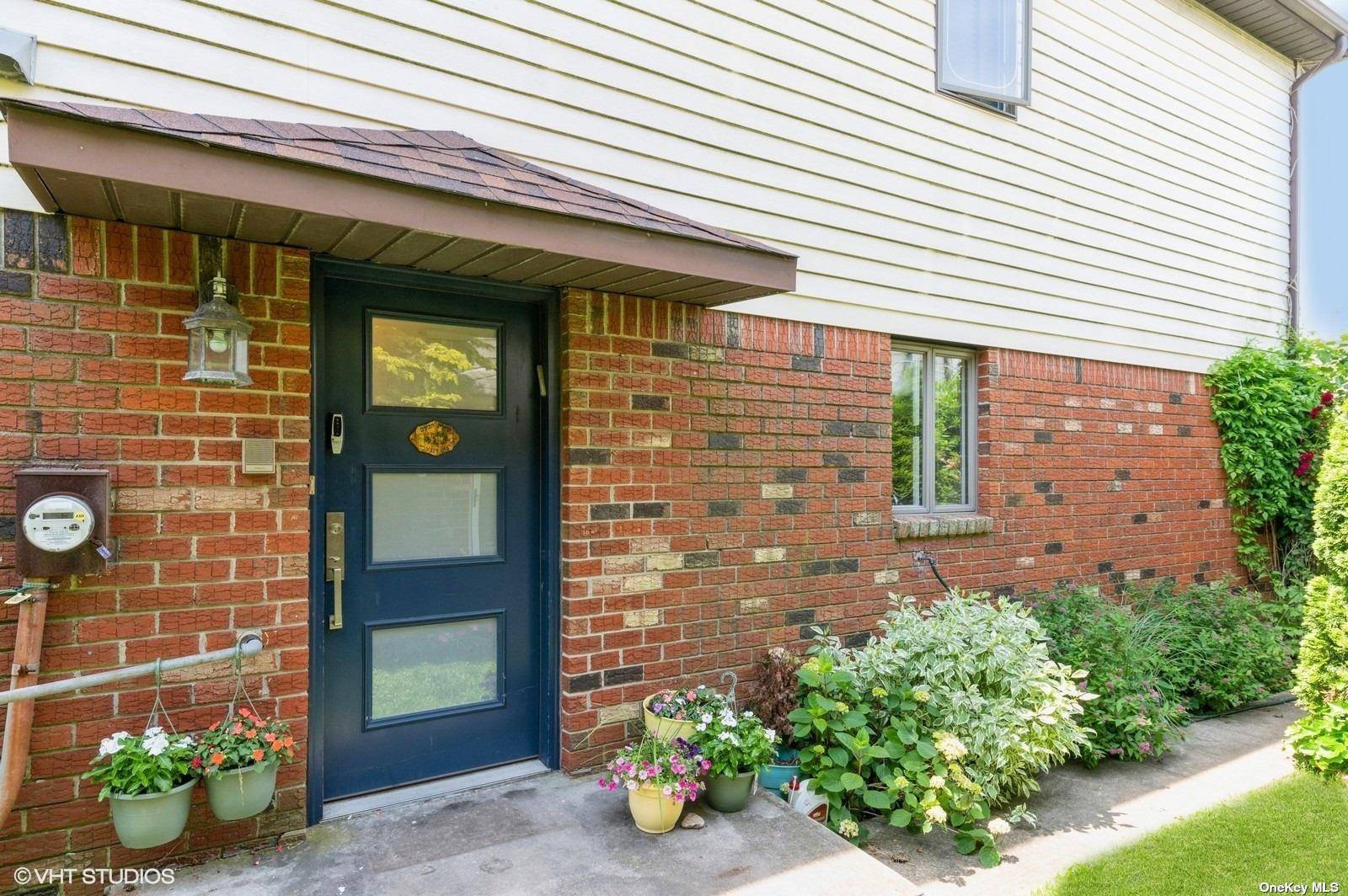 spacious c h col on charming cul de sac, flr, banquet fdnrm, lg eik with 2 sinks and breakfast area, den playrm, master bdrm suite with dressing rm, lg closets ...