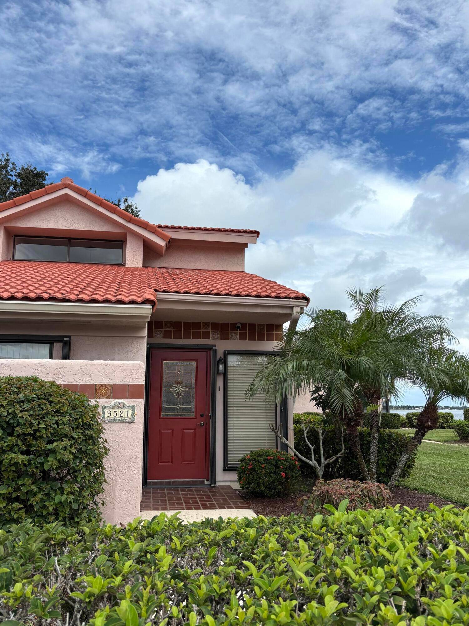 Welcome to this stunning 2 bedroom, 2.