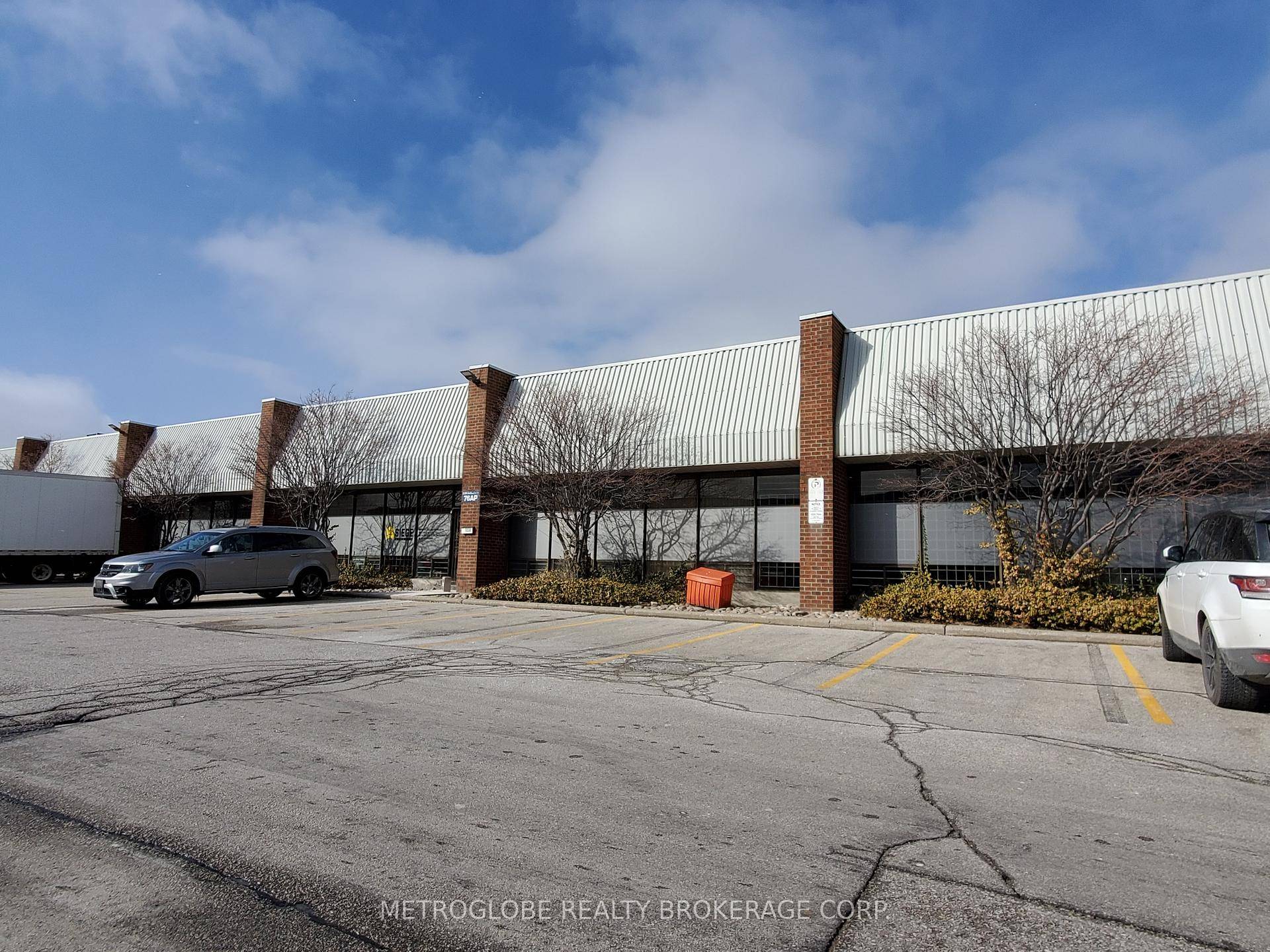 Landlord Offering Attractive Rate Functional Industrial Space Located In A Great Location, Close To Highway, Major Routes amp ; Public Transit 2 Truck Level Shipping Doors Warehouse Length Over 220 ...