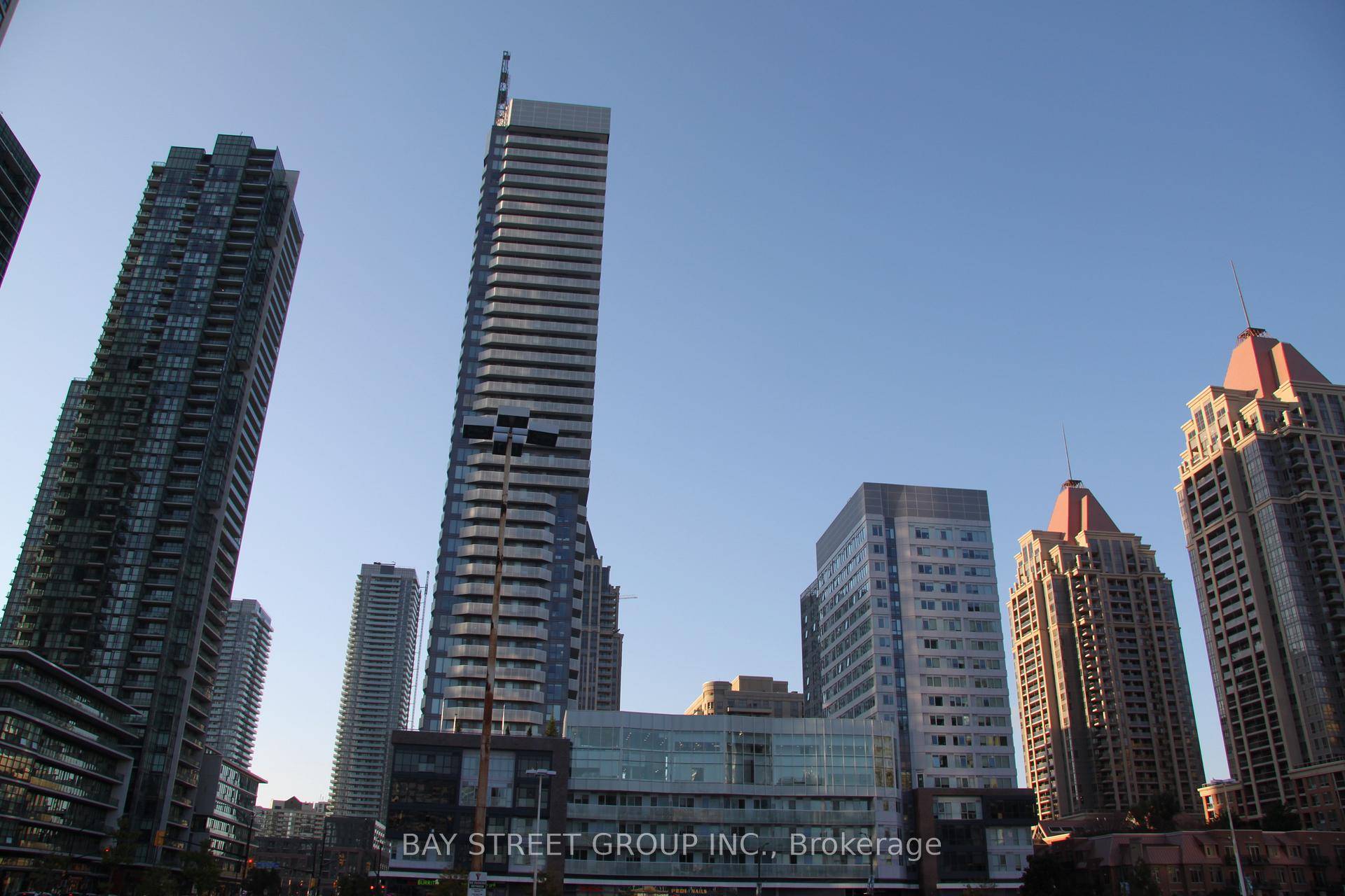 Spacious 1 Bed Plus Den. Steps From Square One Mall amp ; Everything Dtn Mississauga.