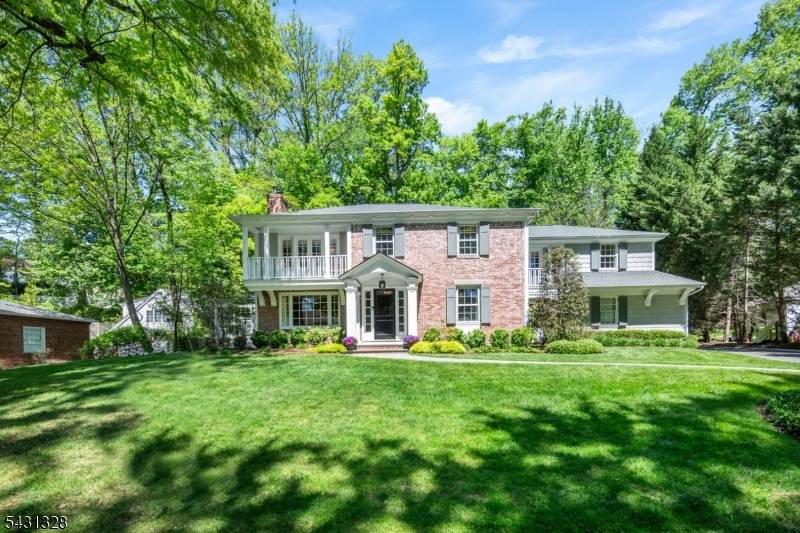 THIS IS THE STORYBOOK COLONIAL YOU'VE BEEN WAITING FOR !