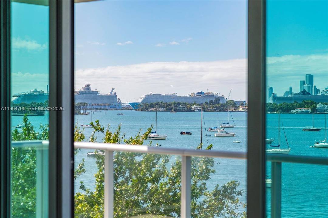 Presenting a rare luxury residence at the prestigious AnaCapri Building Residence 501 is a full floor home featuring 3 bedrooms and 2.