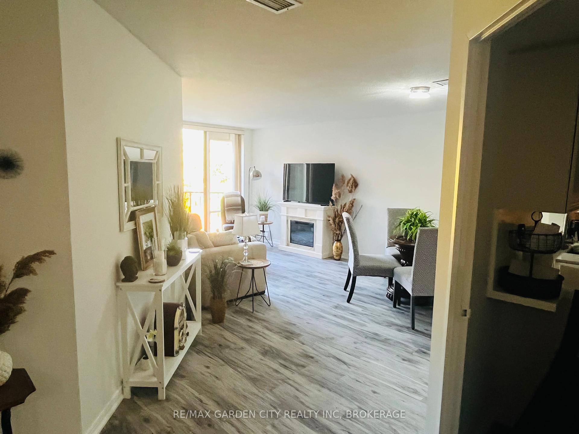 Pent House Unit Available in the very saught after building of Mansions of Forest Glen building in the prestigious Mount Carmel Estates in Niagara Falls.