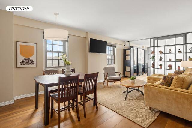 This oversized, sun filled one bedroom apartment on the 8th floor features three exposures with uninterrupted views of Downtown Manhattan and East River.