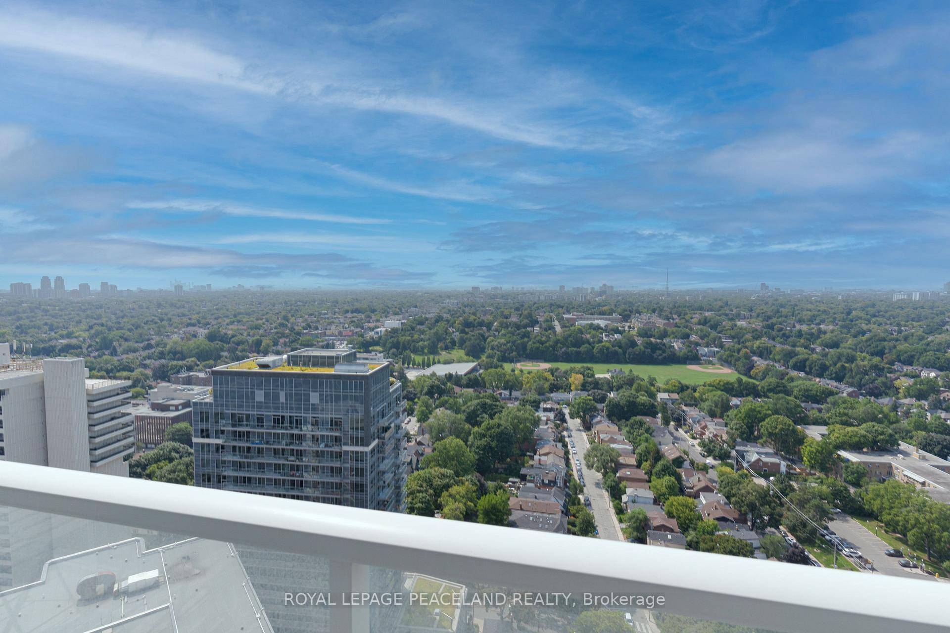 Experience Midtown living in this fully furnished, west facing 1 bedroom completed in 2021.