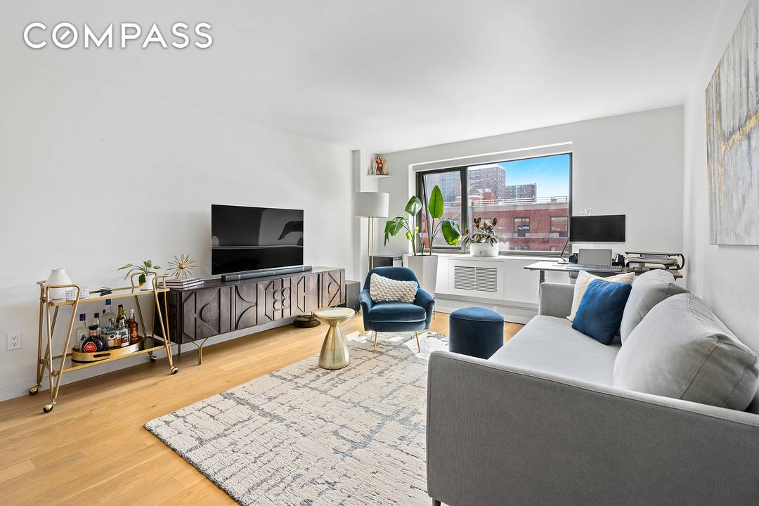 Rarely available ! Situated only one block from Central Park, just north of Museum Mile, sits The Fifth Avenue Condominium.
