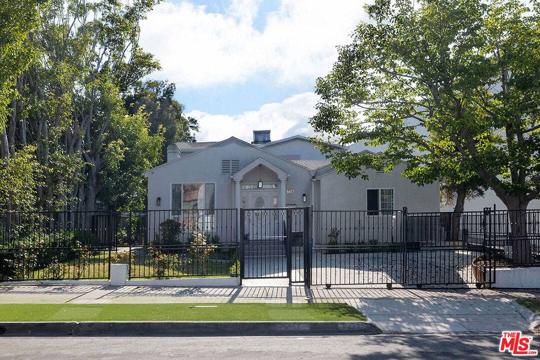 1417 Edris Dr 6BR Beverlywood La