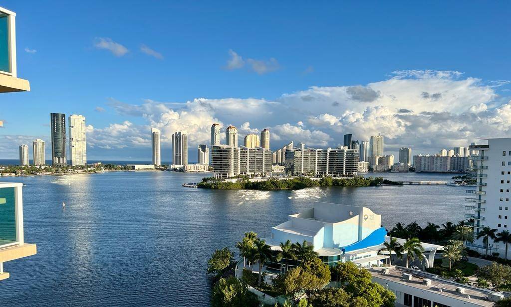 Amazing Direct Bay and Ocean water view.