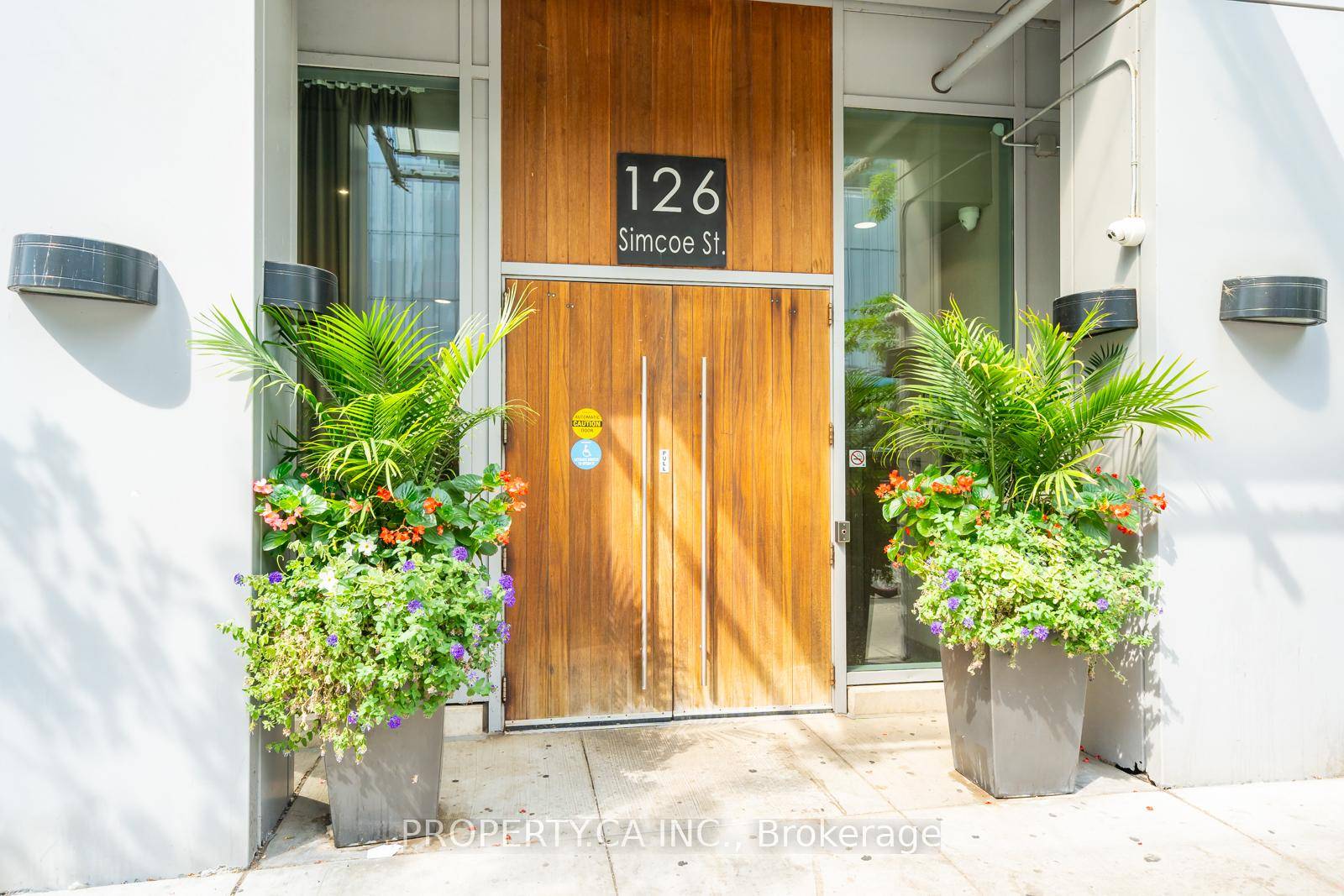 Bright amp ; spacious Junior 1 Bedroom suite in Boutique II.