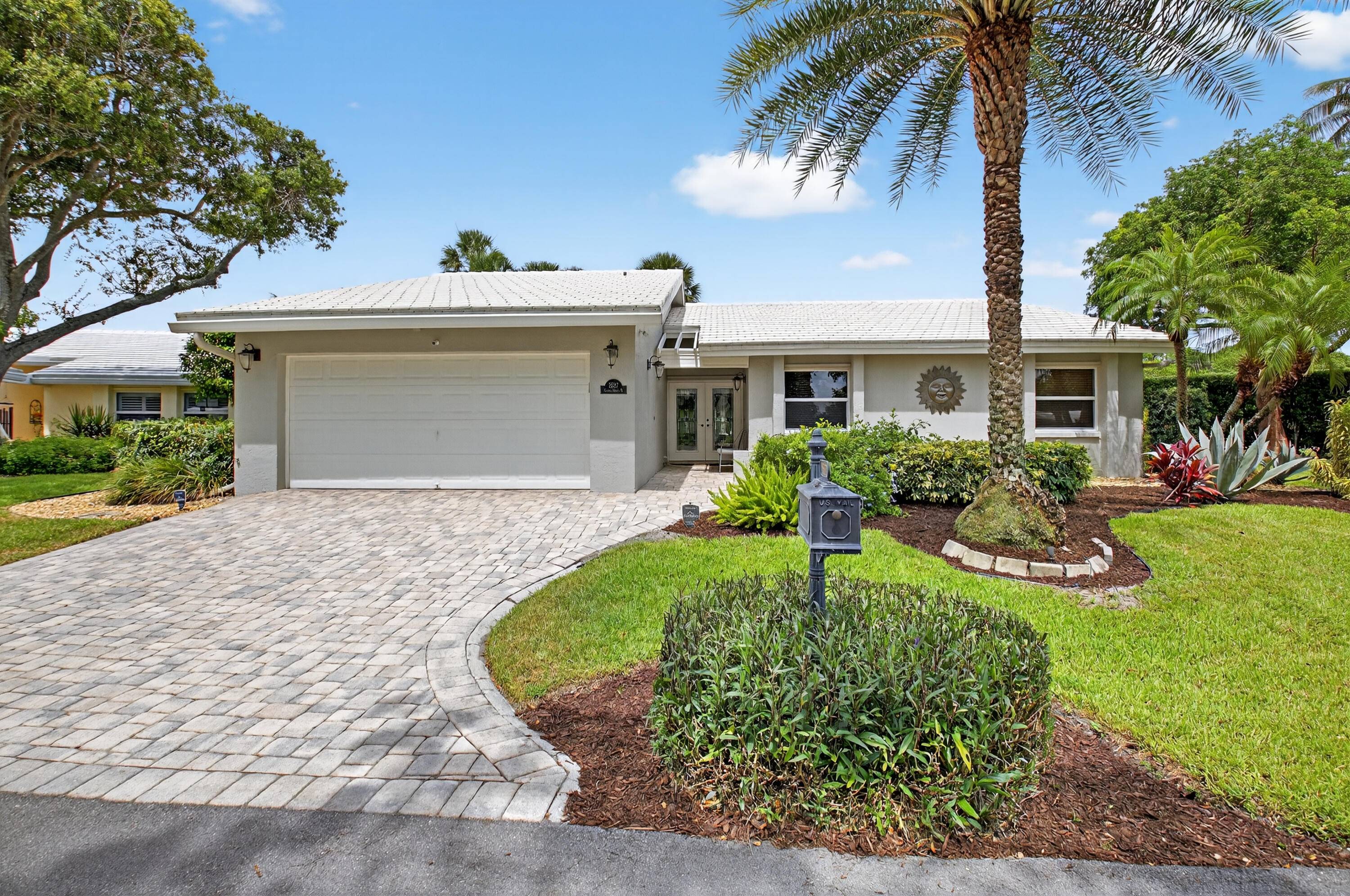 ALL AGE PET FRIENDLY COMMUITY Rare opportunity, this caliber home doesn't come available often in CAMEO WOODS.