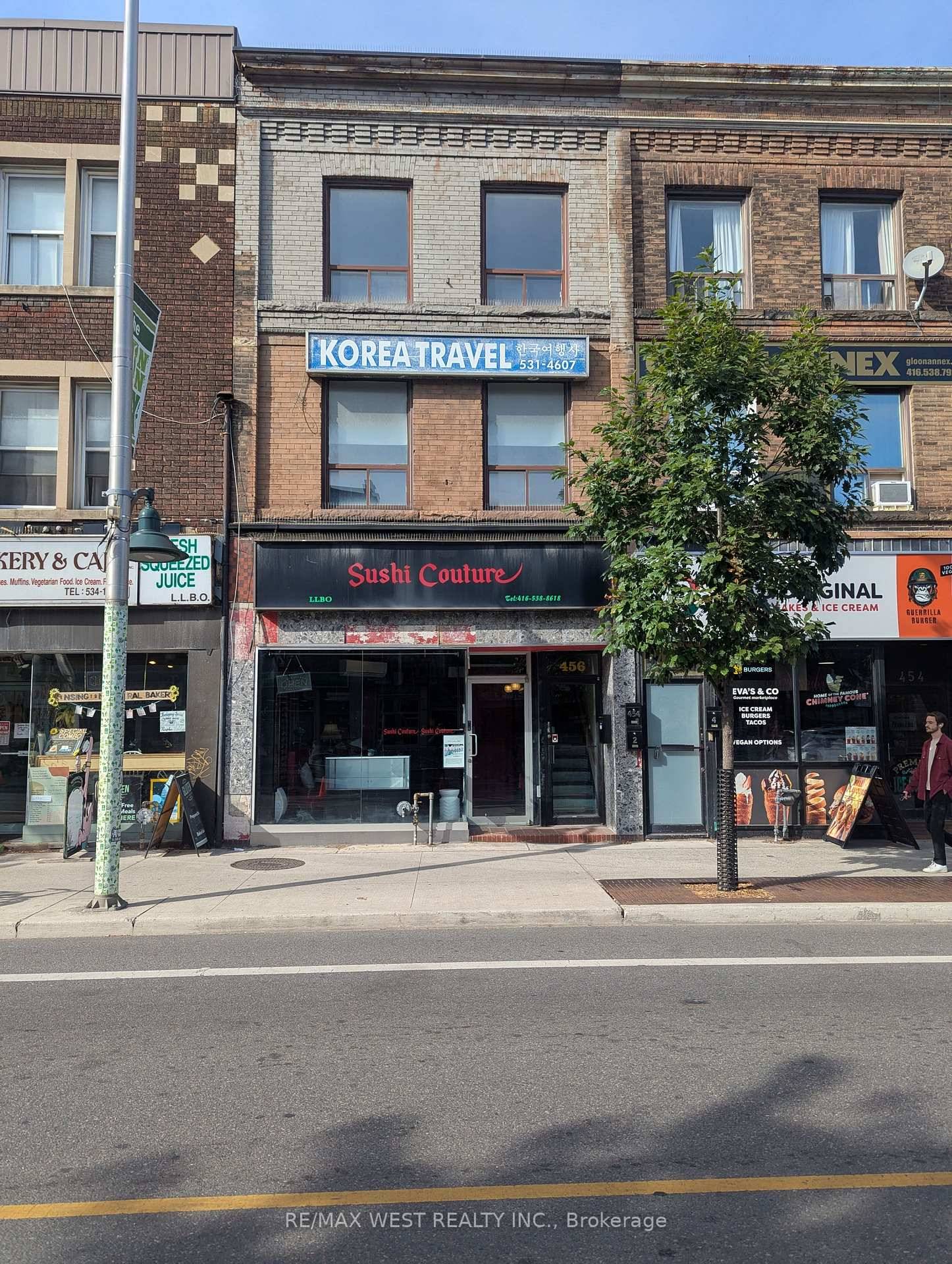 Sunny north side of Bloor St.