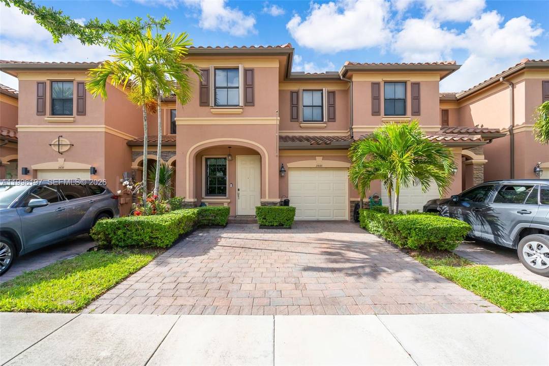 Move in ready 2 story townhome in gated Bellagio 3 bed, 3 bath, 1, 910 sq ft.