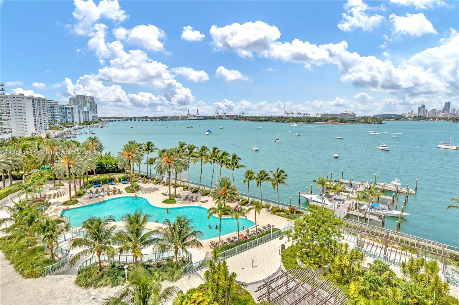 Where modern style meets stunning views this fantastic one bedroom apartment spanning 850 square feet features a balcony to take in the breathtaking unobstructed direct views of Biscayne Bay.